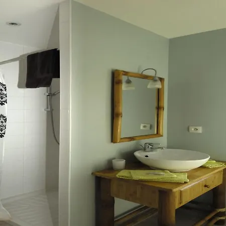 Bed & Breakfast Domaine De Kerzuat